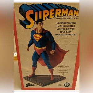 Superman Statue By Randy Bowen, Graphitti Designs
1993 639/6100 Never Opened